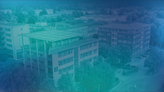 Foto vom DVZ-Gebäude außen, blau eingefärbt