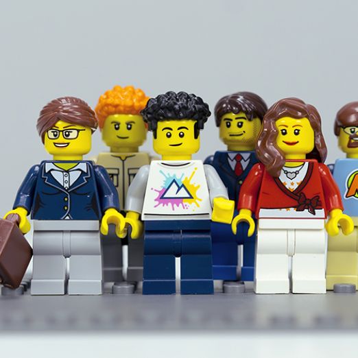 Foto von Lego-Männchen symbolisierend als IT-Fachkräfte