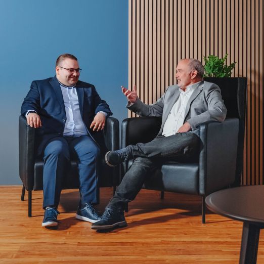 Ralph Rehbein und Hajk Nagdaljan im Gespräch