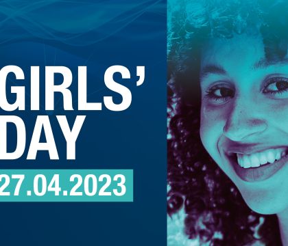 Teaser Girls Day, Lachende, junge Frau