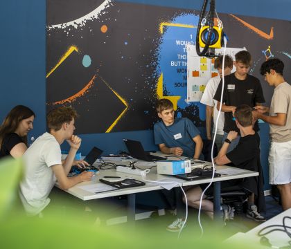 Arbeitsgruppe beim SommerBootcamp